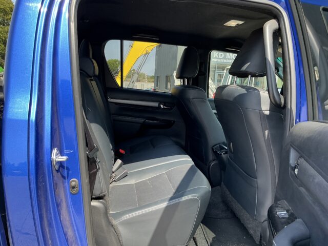 Toyota Hilux Invincible X