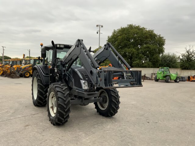 Valtra N113 Hi Tech Tractor (ST23833)