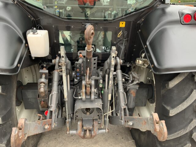 Valtra N113 Hi Tech Tractor (ST23833)