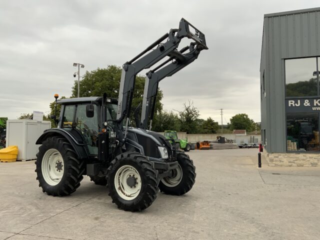 Valtra N113 Hi Tech Tractor (ST23833)