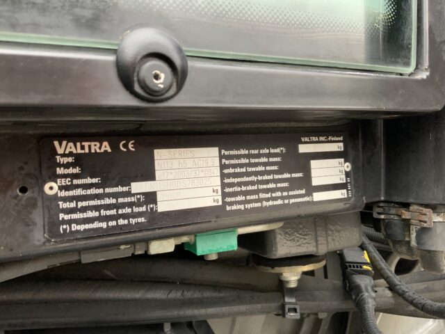 Valtra N113 Hi Tech Tractor (ST23833)