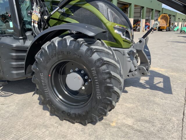 Valtra T175 Versu Tractor (ST24299)