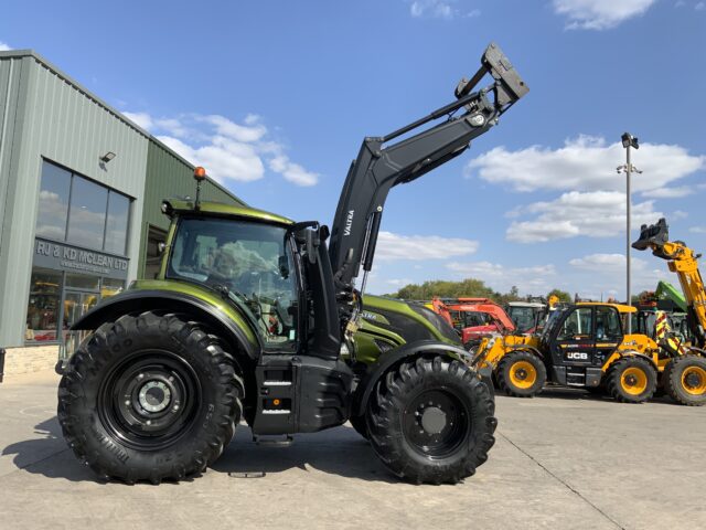 Valtra T175 Versu Tractor (ST24299)