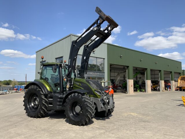 Valtra T175 Versu Tractor (ST24299)