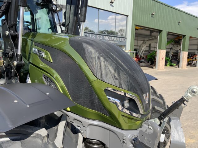 Valtra T175 Versu Tractor (ST24299)
