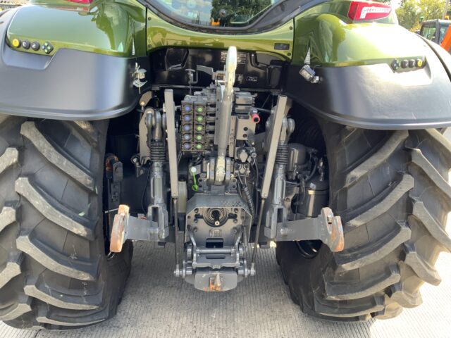Valtra T175 Versu Tractor (ST24299)