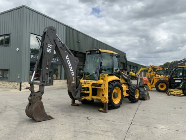 Volvo BL71 Wheeled Digger (ST23718)