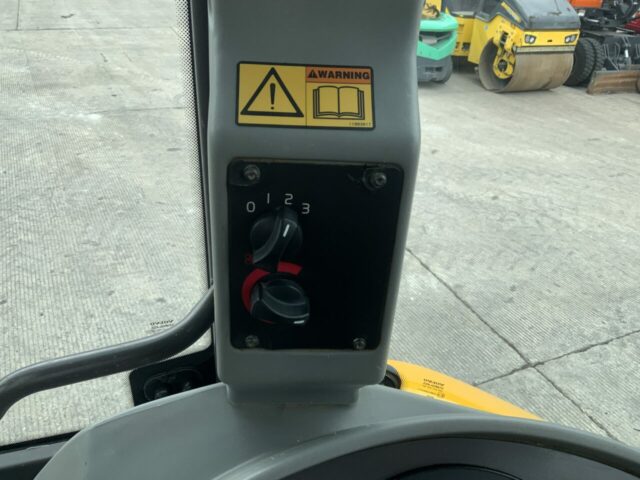 Volvo BL71 Wheeled Digger (ST23718)