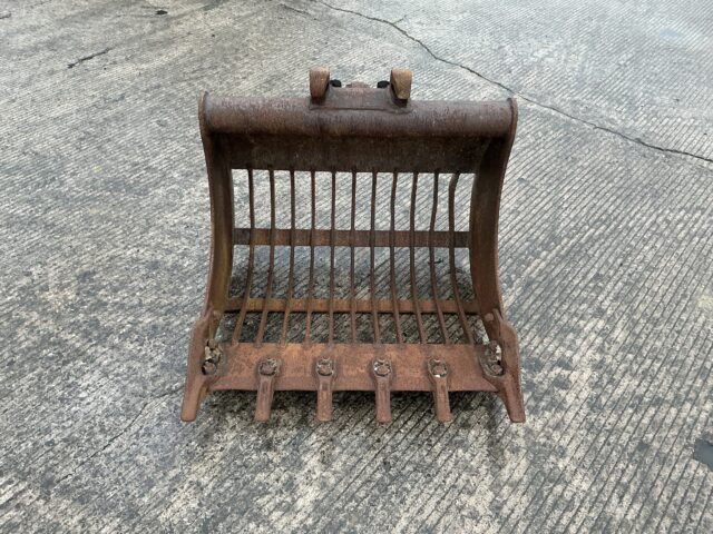 3 Ft Riddle Bucket