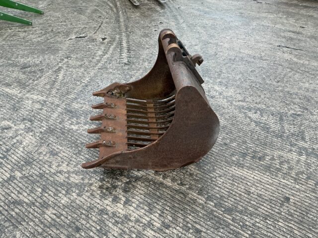 3 Ft Riddle Bucket