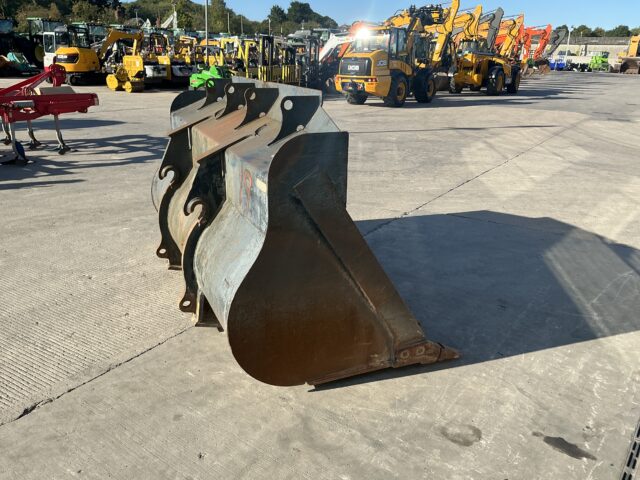 9Ft Wide Loading Shovel Bucket (ST24614)