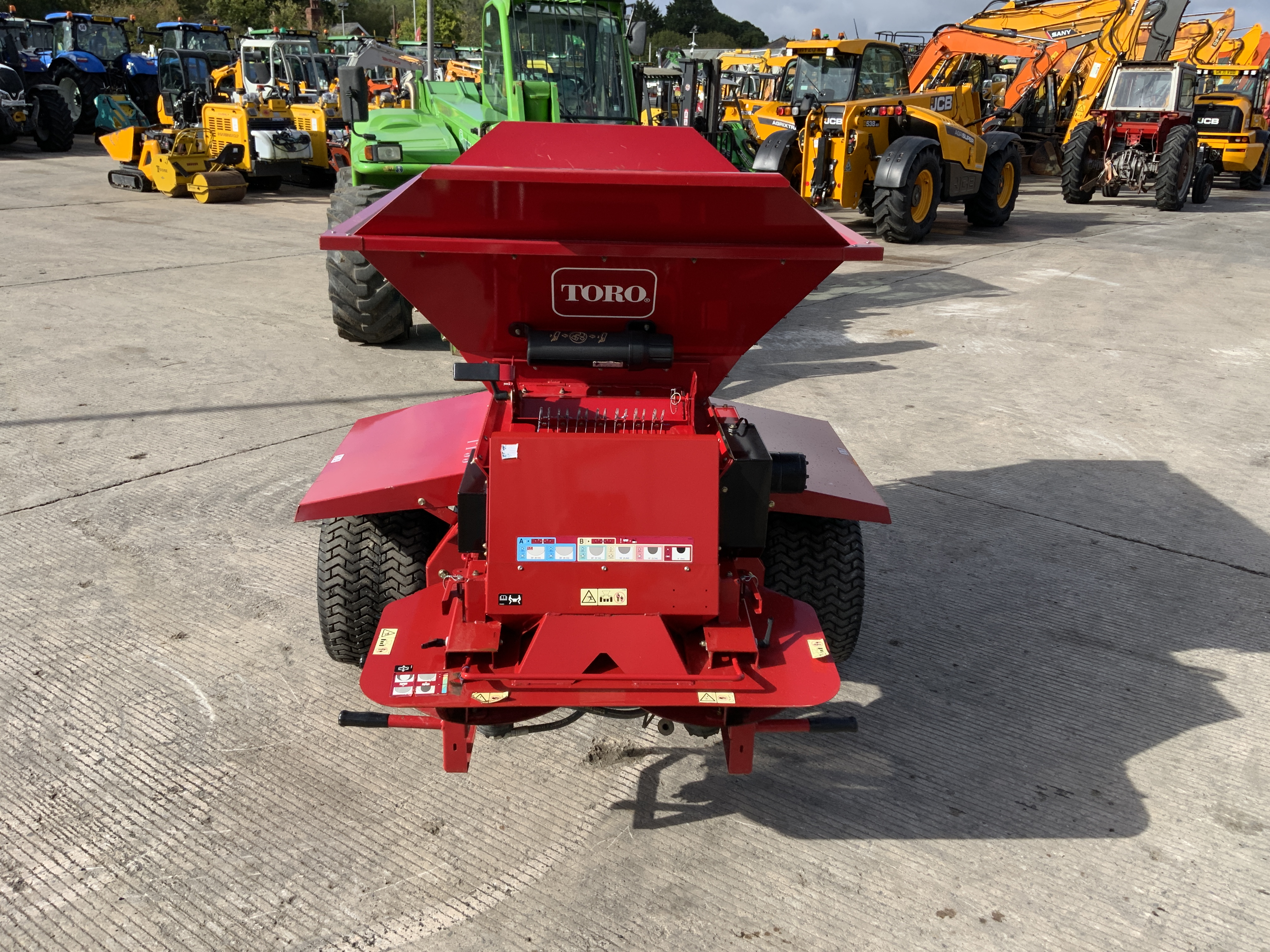 Toro Pro Pass 200 Top Dresser Toro Pro Pass 200 Top Dresser