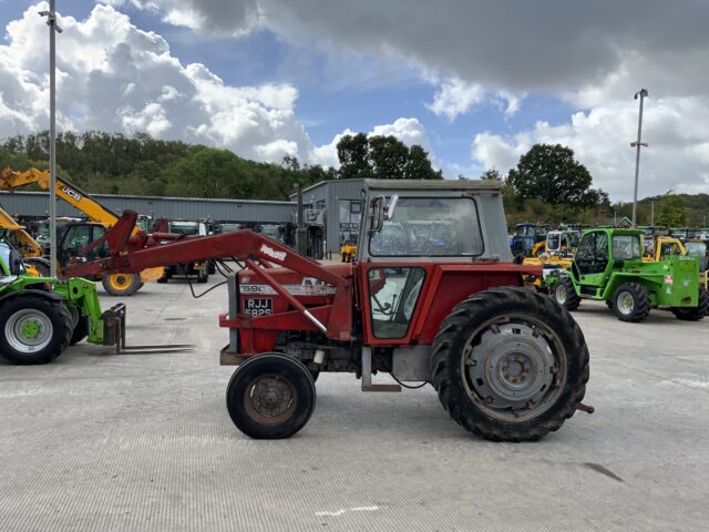 Massey Ferguson 590 Tractor (ST24159)
