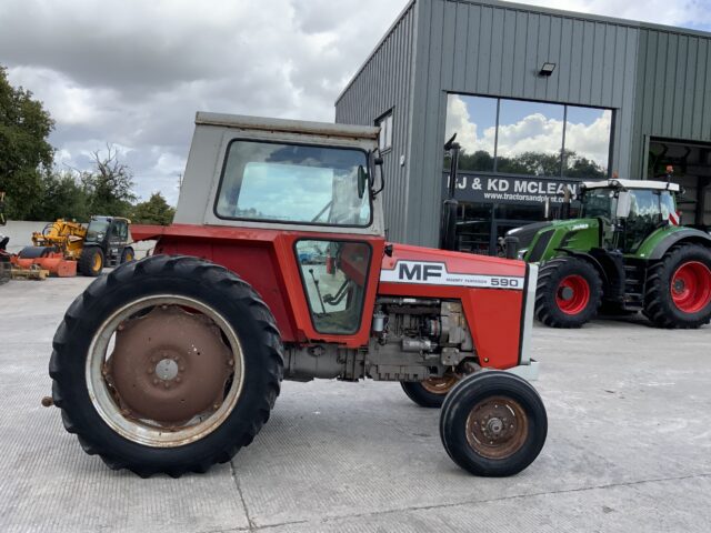 Massey Ferguson 590 Tractor (ST24160)