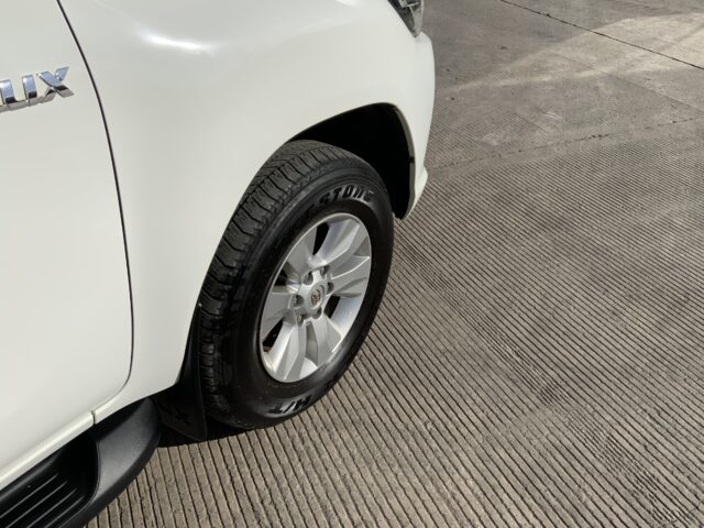 Toyota Hilux (ST24384)