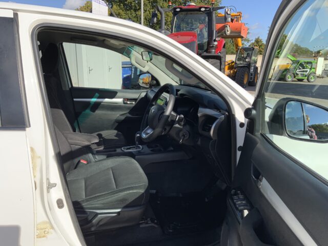 Toyota Hilux (ST24384)