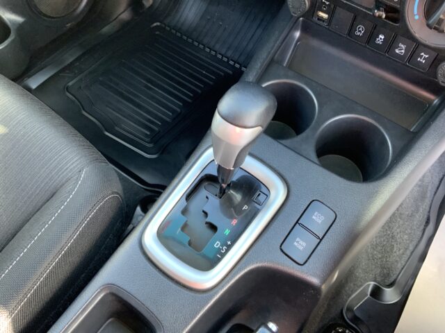 Toyota Hilux (ST24384)