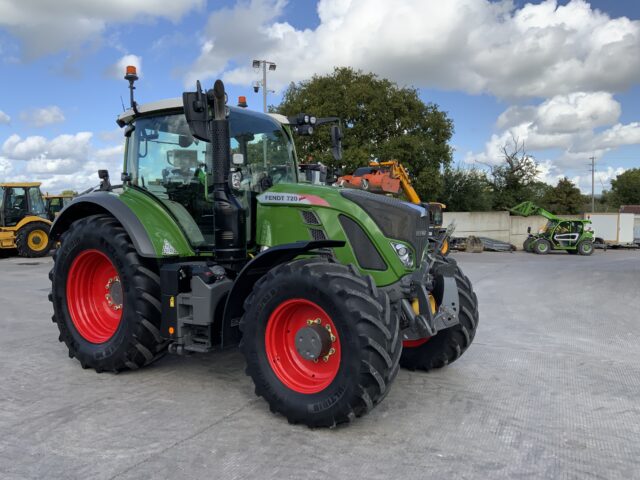 Fendt 720 Profi Plus Tractor (ST24336)