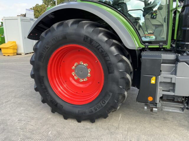 Fendt 720 Profi Plus Tractor (ST24336)