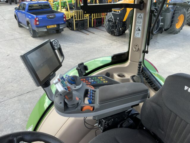 Fendt 720 Profi Plus Tractor (ST24336)