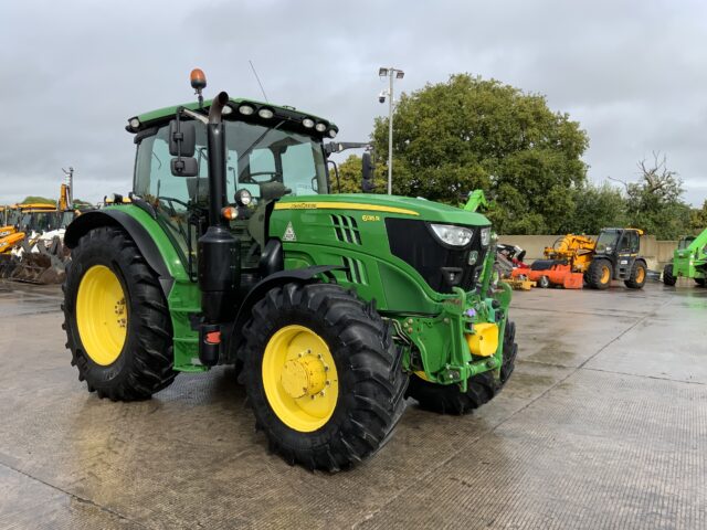 John Deere 6215R Tractor (ST24210)