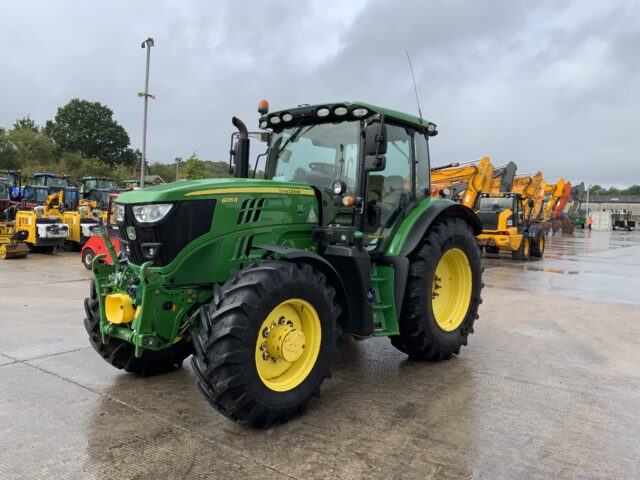 John Deere 6215R Tractor (ST24210)