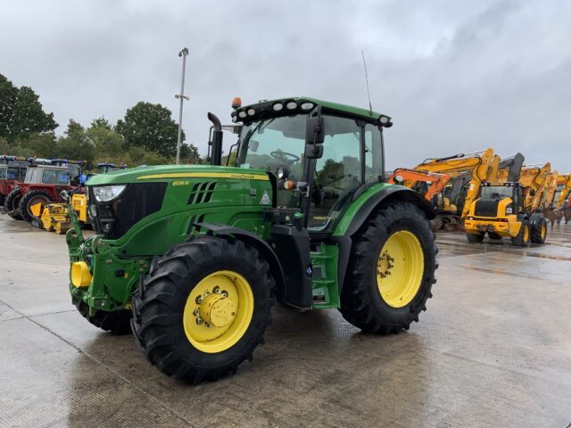 John Deere 6215R Tractor (ST24210)