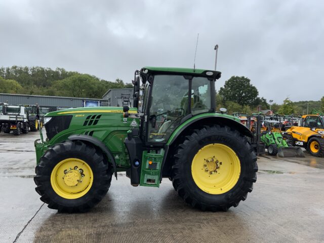 John Deere 6215R Tractor (ST24210)