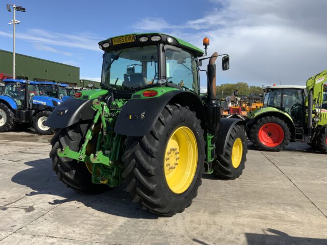 John Deere 6215R Tractor (ST24118)
