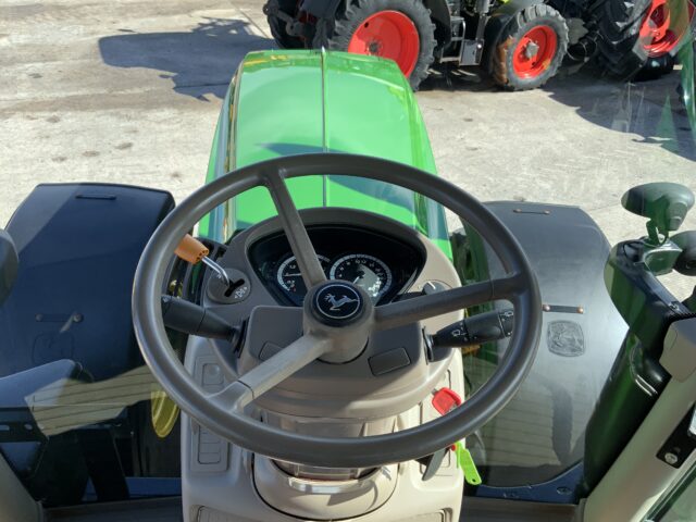 John Deere 6215R Tractor (ST24118)