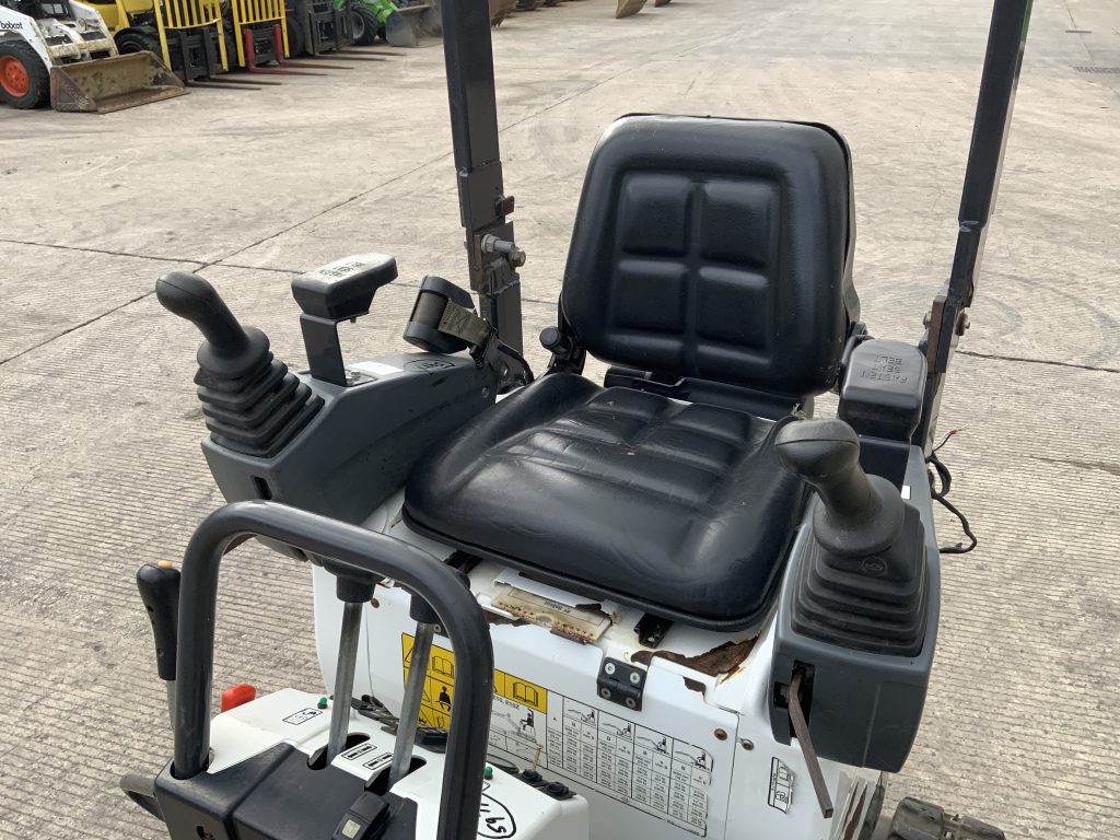 Bobcat E10Z Micro Digger (ST24535)