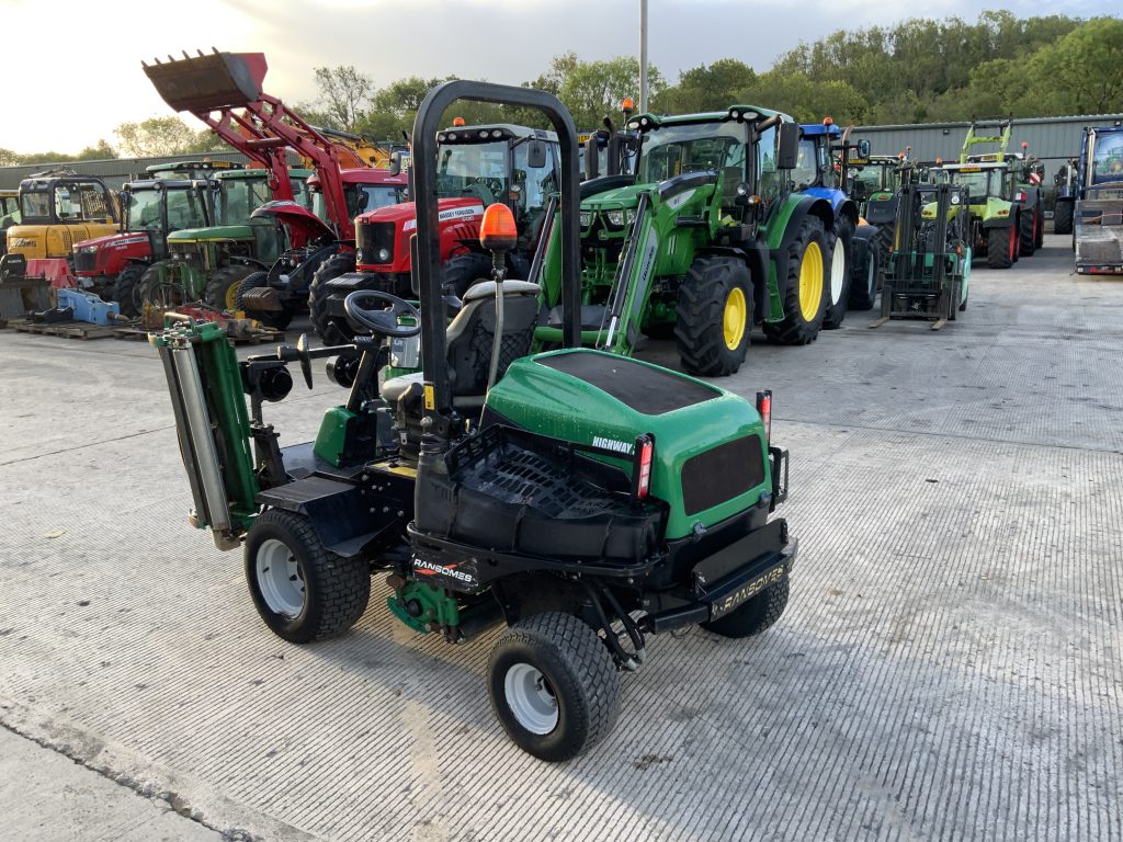 Ransomes Highway 3 Triple Mower 4WD (ST24328)