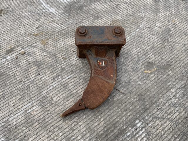 HL Ripper Tooth Attachment