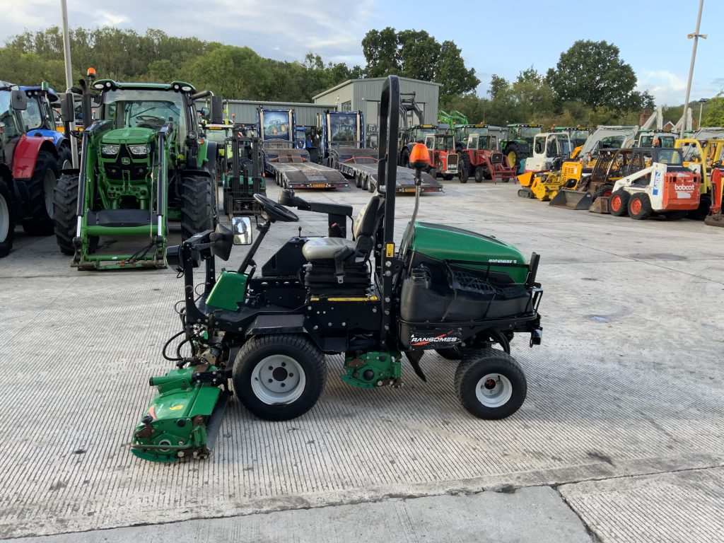 Ransomes Highway 3 Triple Mower 4WD (ST24328)