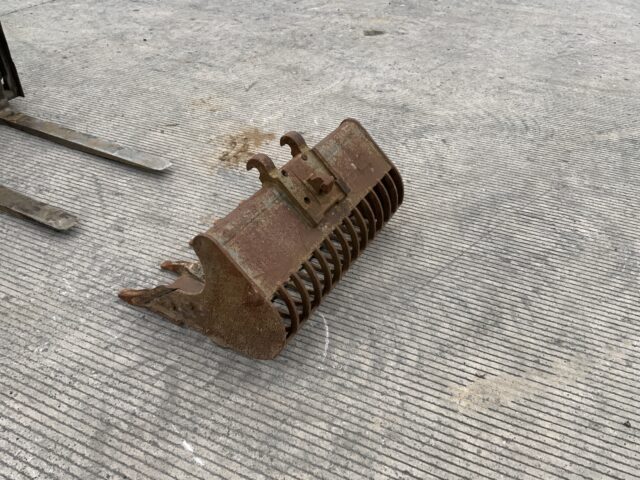 3Ft Riddle Bucket Attachment
