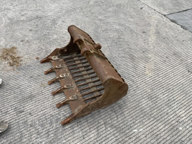 3Ft Riddle Bucket Attachment