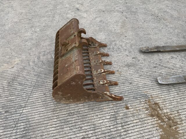 3Ft Riddle Bucket Attachment
