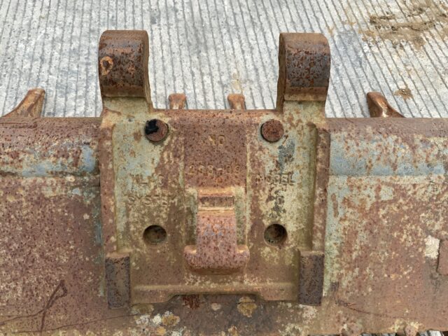 3Ft Riddle Bucket Attachment