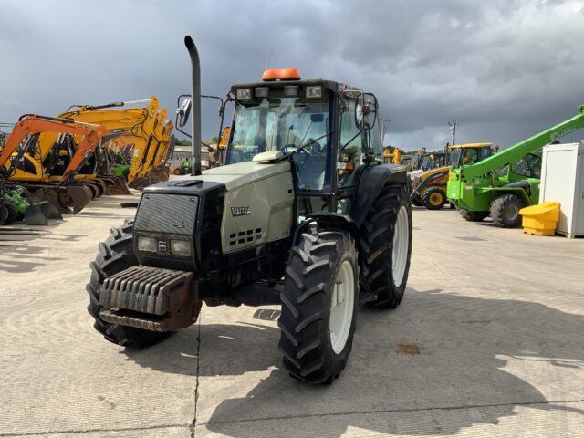 Valtra 6400 Reverse Drive Tractor (ST24155)