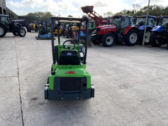 Avant 423 Compact Wheeled Telehandler (ST24518)