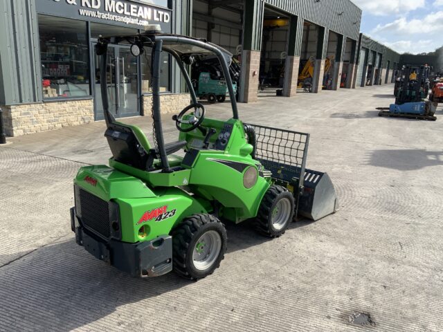 Avant 423 Compact Wheeled Telehandler (ST24518)