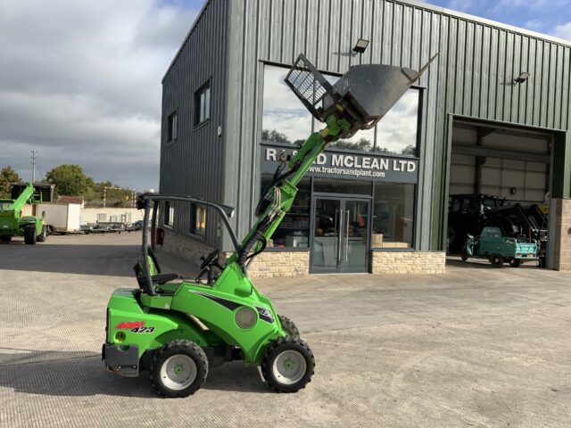 Avant 423 Compact Wheeled Telehandler (ST24518)
