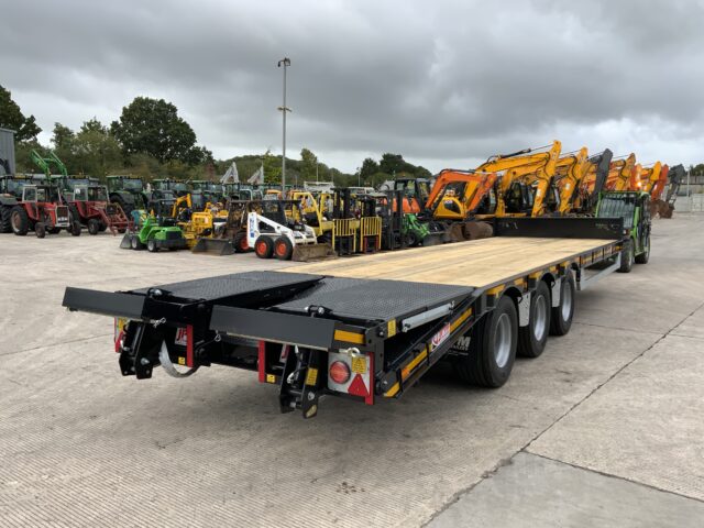 JPM Black 30ft Tri Axle Low Loader Trailer (ST24521)