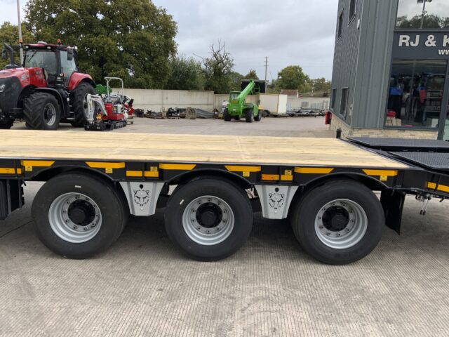 JPM Black 30ft Tri Axle Low Loader Trailer (ST24521)