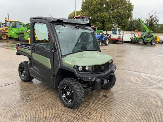 John Deere XUV Gator ATV (ST24330)
