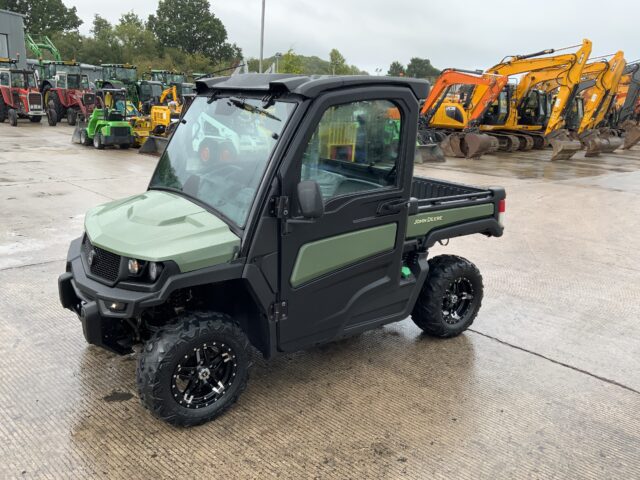 John Deere XUV Gator ATV (ST24330)