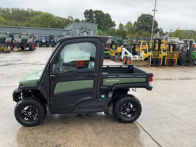 John Deere XUV Gator ATV (ST24330)
