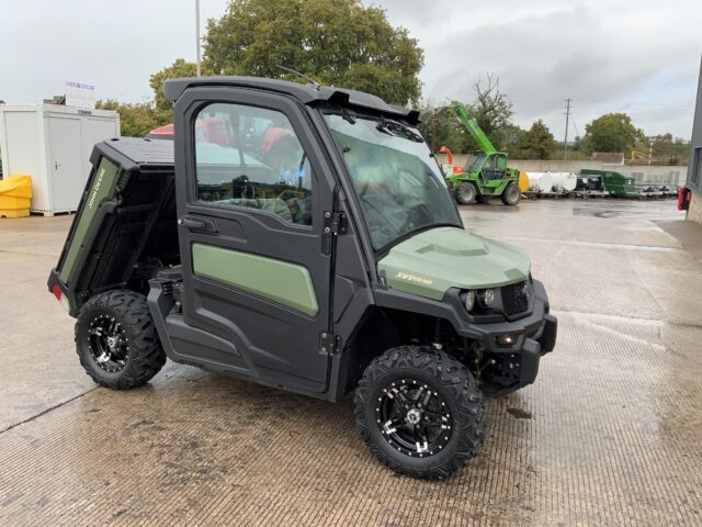 John Deere XUV Gator ATV (ST24330)