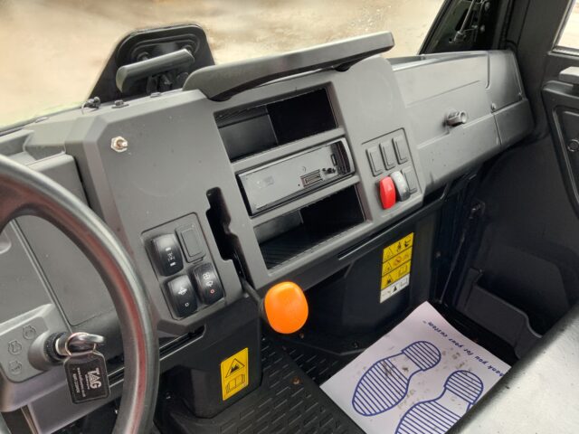 John Deere XUV Gator ATV (ST24330)