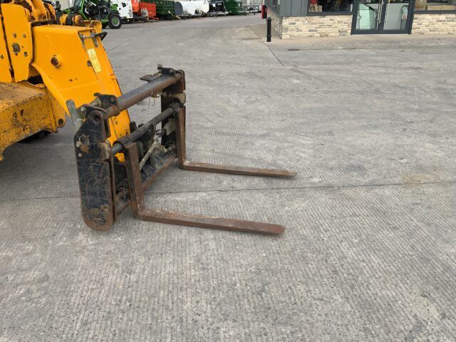 JCB 540-140 Hi Viz Telehandler (ST24049) JCB 540-140 Hi Viz Telehandler (ST24049)